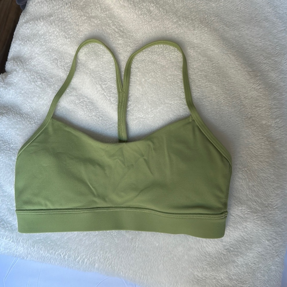 LULULEMON Flow Y Nulu bra